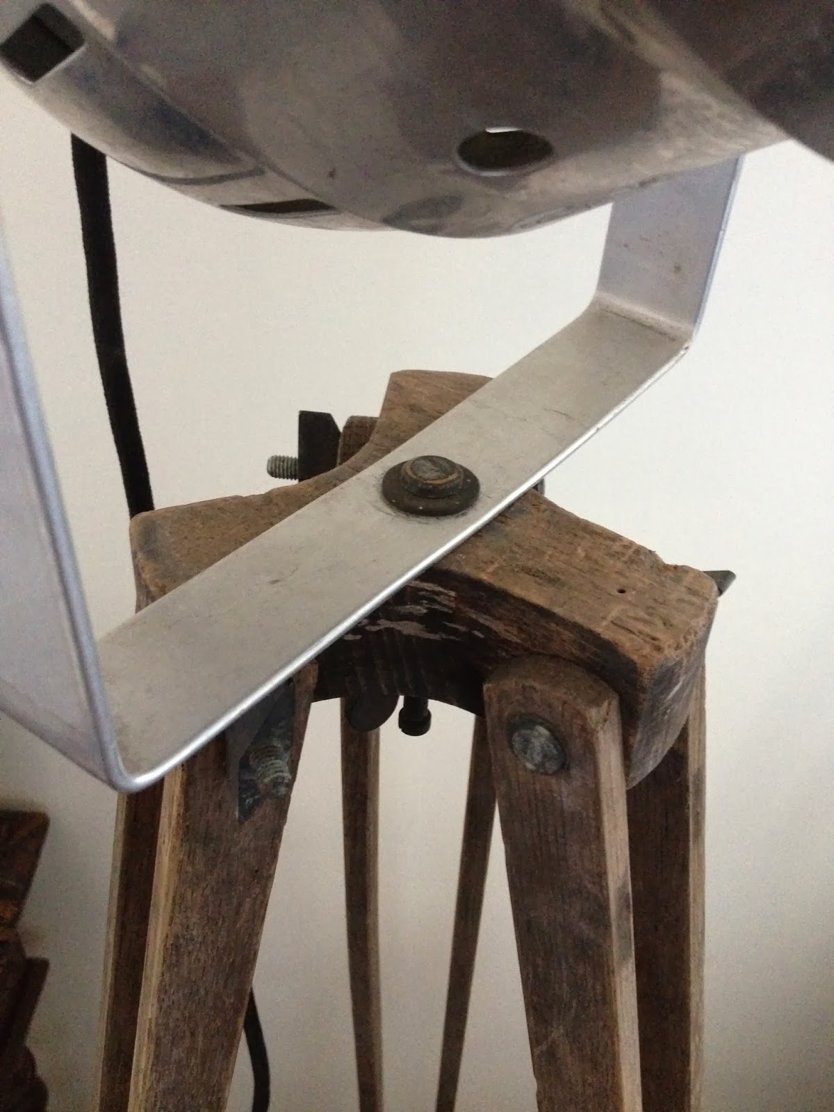 Chevet Maisonde Bois Pas Fait Design Cher Qctdsxhr En Lampe 8OXnPN0kw